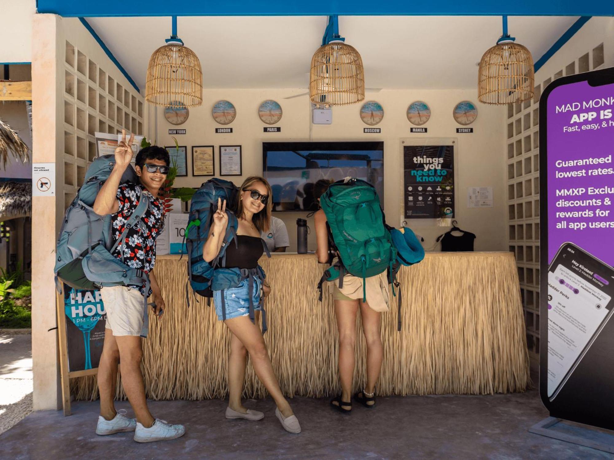 Mad Monkey Panglao Hostel Εξωτερικό φωτογραφία