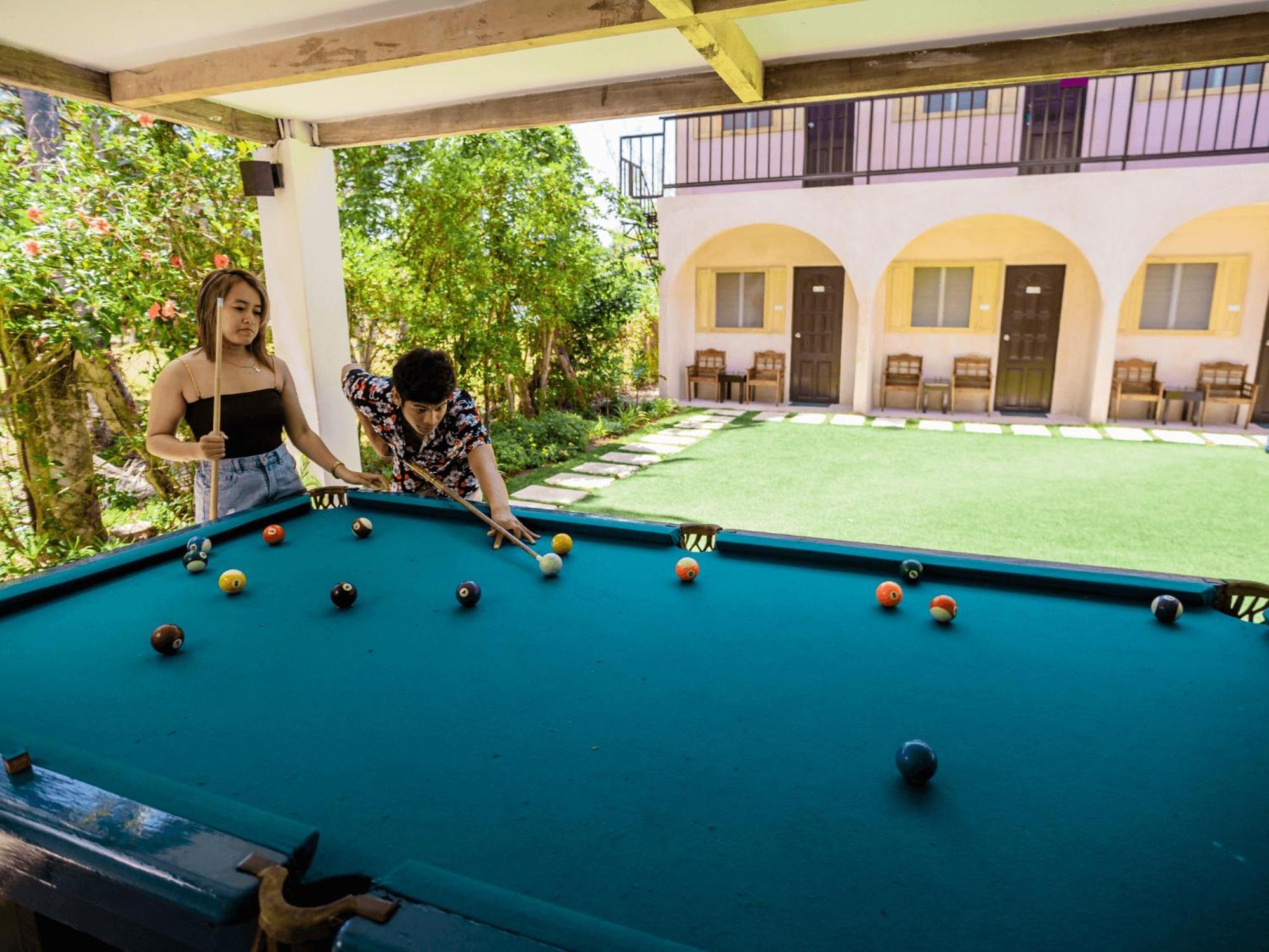 Mad Monkey Panglao Hostel Εξωτερικό φωτογραφία