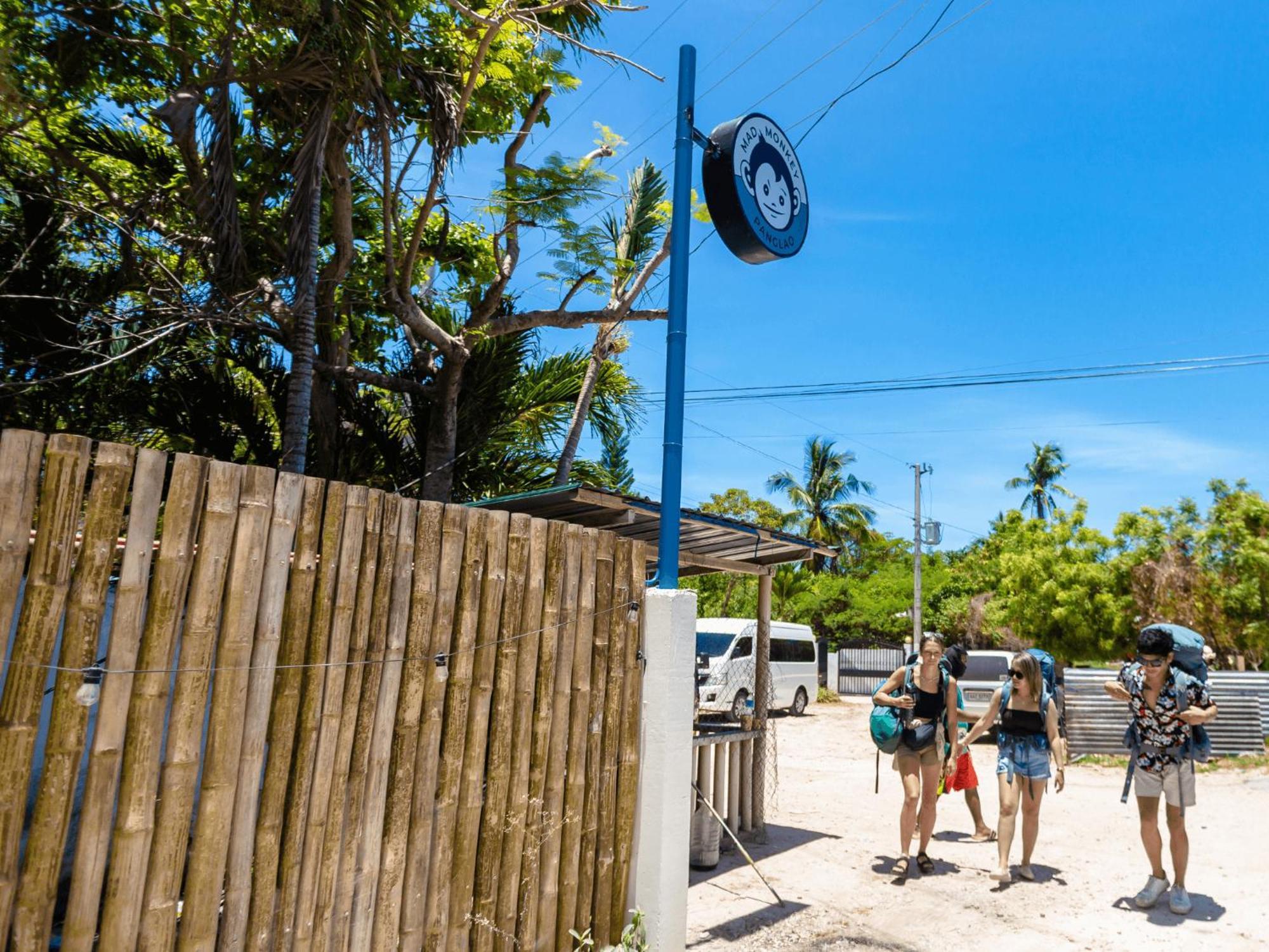 Mad Monkey Panglao Hostel Εξωτερικό φωτογραφία